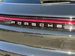 Porsche Cayenne E-Hybrid AWD 2026