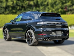Porsche Cayenne GTS AWD 2026