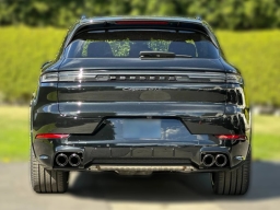 Porsche Cayenne GTS AWD 2026