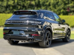 Porsche Cayenne GTS AWD 2026