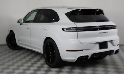 Porsche Cayenne GTS AWD 2026