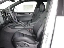 Porsche Cayenne GTS AWD 2026