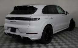 Porsche Cayenne GTS AWD 2026