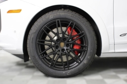 Porsche Cayenne GTS AWD 2026