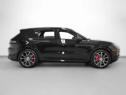 Porsche Cayenne GTS AWD 2026