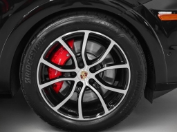 Porsche Cayenne GTS AWD 2026