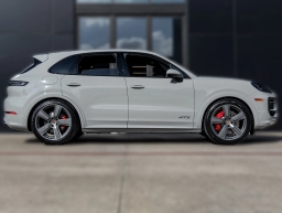 Porsche Cayenne GTS AWD 2026