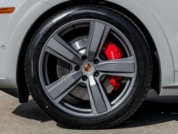 Porsche Cayenne GTS AWD 2026