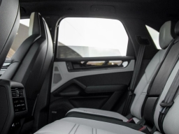 Porsche Cayenne GTS AWD 2026