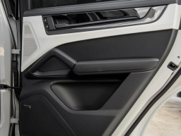 Porsche Cayenne GTS AWD 2026