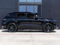Porsche Cayenne GTS AWD 2026