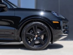 Porsche Cayenne GTS AWD 2026