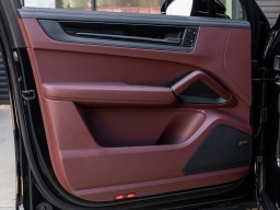 Porsche Cayenne GTS AWD 2026