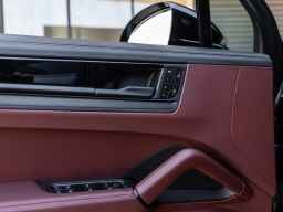 Porsche Cayenne GTS AWD 2026