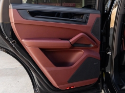 Porsche Cayenne GTS AWD 2026