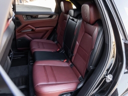 Porsche Cayenne GTS AWD 2026