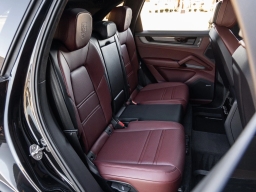 Porsche Cayenne GTS AWD 2026