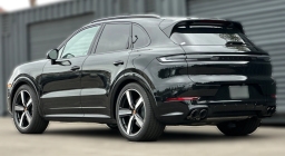 Porsche Cayenne GTS AWD 2026