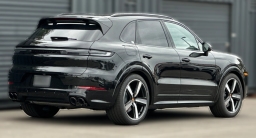 Porsche Cayenne GTS AWD 2026