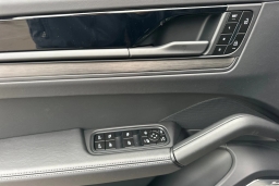 Porsche Cayenne GTS AWD 2026