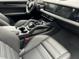 Porsche Cayenne GTS AWD 2026