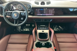 Porsche Cayenne GTS AWD 2026