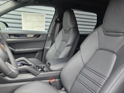 Porsche Cayenne GTS AWD 2026