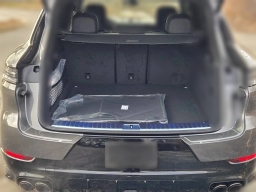 Porsche Cayenne GTS AWD 2026