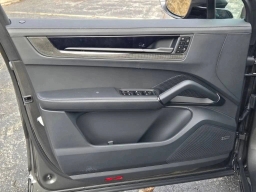 Porsche Cayenne GTS AWD 2026