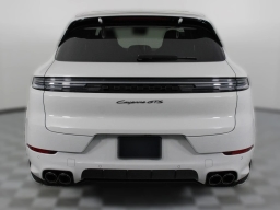 Porsche Cayenne GTS AWD 2026