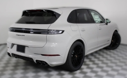 Porsche Cayenne GTS AWD 2026