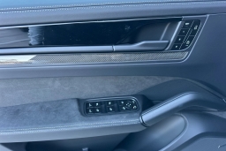 Porsche Cayenne GTS AWD 2026