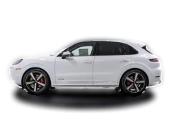 Porsche Cayenne GTS AWD 2026