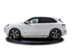 Porsche Cayenne GTS AWD 2026