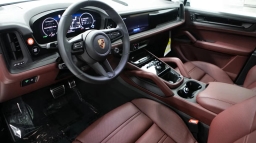 Porsche Cayenne GTS AWD 2026