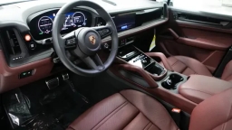 Porsche Cayenne GTS AWD 2026