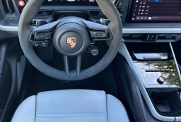 Porsche Cayenne GTS AWD 2026