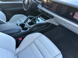 Porsche Cayenne GTS AWD 2026