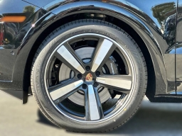 Porsche Cayenne GTS AWD 2026