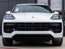 Porsche Cayenne GTS AWD 2026