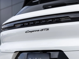 Porsche Cayenne GTS AWD 2026