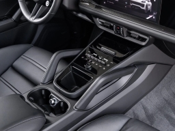 Porsche Cayenne GTS AWD 2026