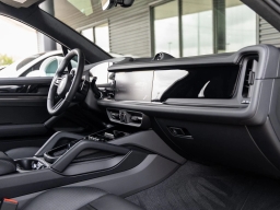 Porsche Cayenne GTS AWD 2026