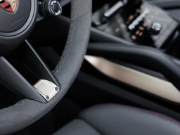 Porsche Cayenne GTS AWD 2025