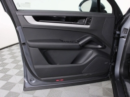 Porsche Cayenne S AWD 2026