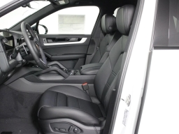 Porsche Cayenne S AWD 2026