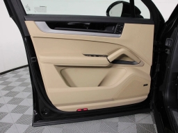 Porsche Cayenne S AWD 2026