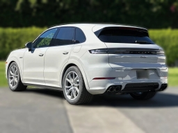 Porsche Cayenne Turbo E-Hybrid AWD 2026