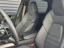 Porsche Cayenne Turbo E-Hybrid AWD 2025