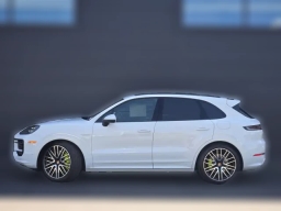 Porsche Cayenne S E-Hybrid AWD 2025